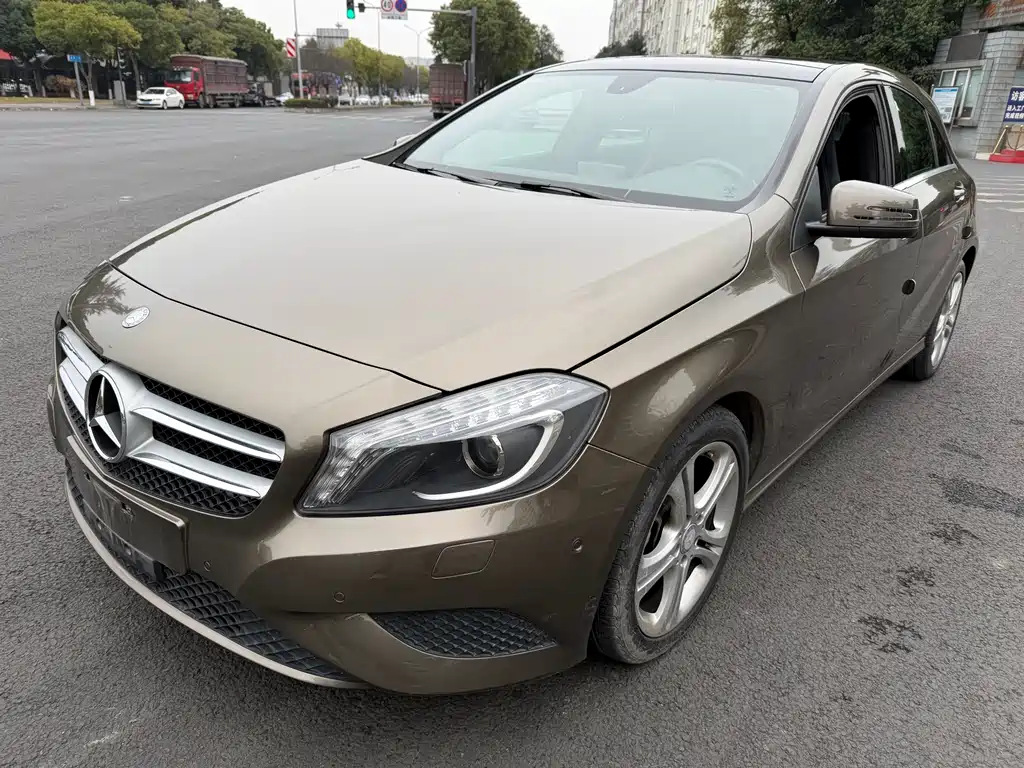Mercedes-Benz A-Class 2013 A 200 Urban