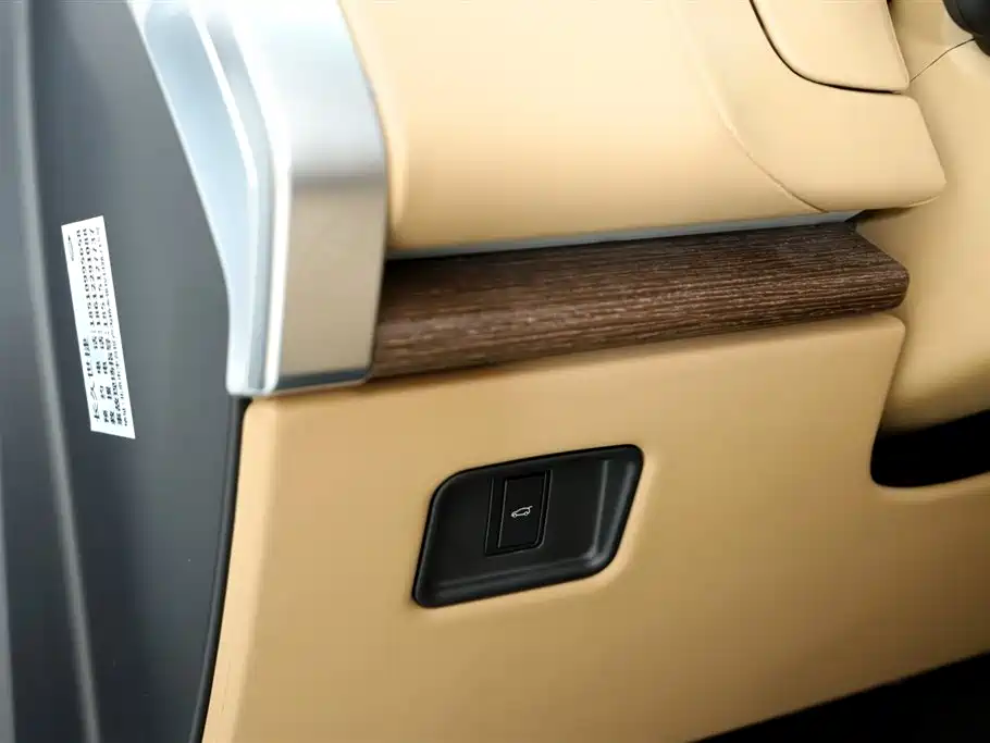 Range Rover 2024 3.0 L6 360PS Vogue