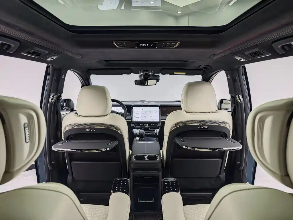 GAC Trumpchi M8 2023 Grandmaster Series Dual Engine Flagship Edition