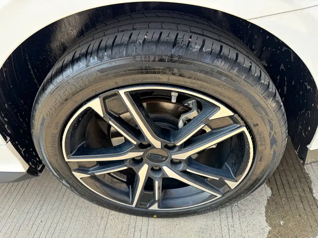 Geely Binrui COOL 1.5T DCT Champion Edition