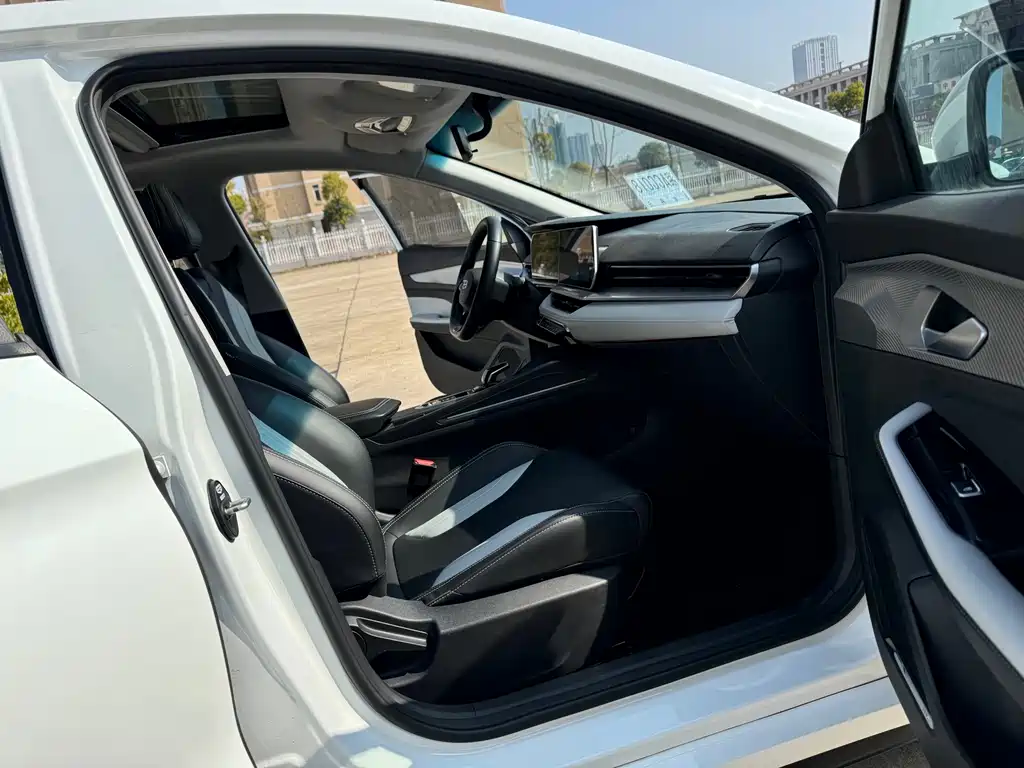 Geely Binrui COOL 1.5T DCT Champion Edition