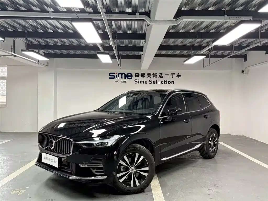 Volvo XC60 2024 B5 AWD Momentum