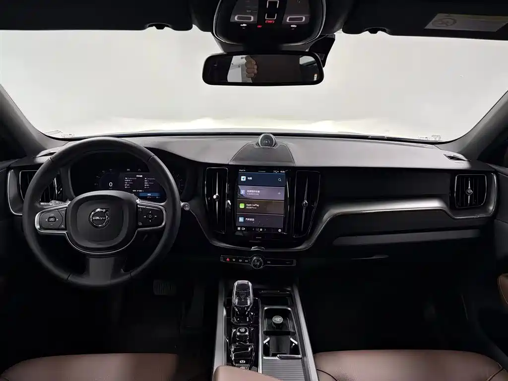 Volvo XC60 2024 B5 AWD Momentum