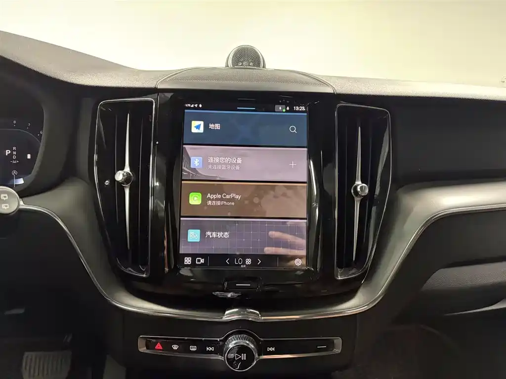 Volvo XC60 2024 B5 AWD Momentum