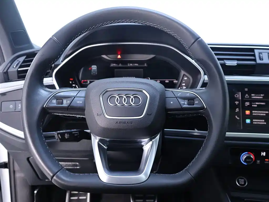 Audi Q3 35 TFSI S line
