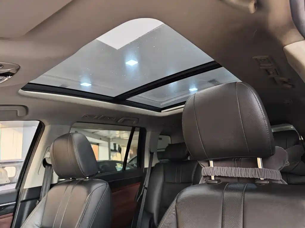 GAC Trumpchi GS8 2017 320T 2WD Luxury Smart Connect Edition (7-Seater)