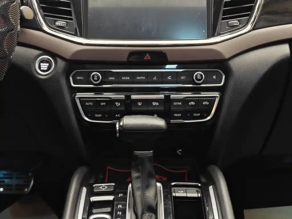 GAC Trumpchi GS8 2017 320T 2WD Luxury Smart Connect Edition (7-Seater)