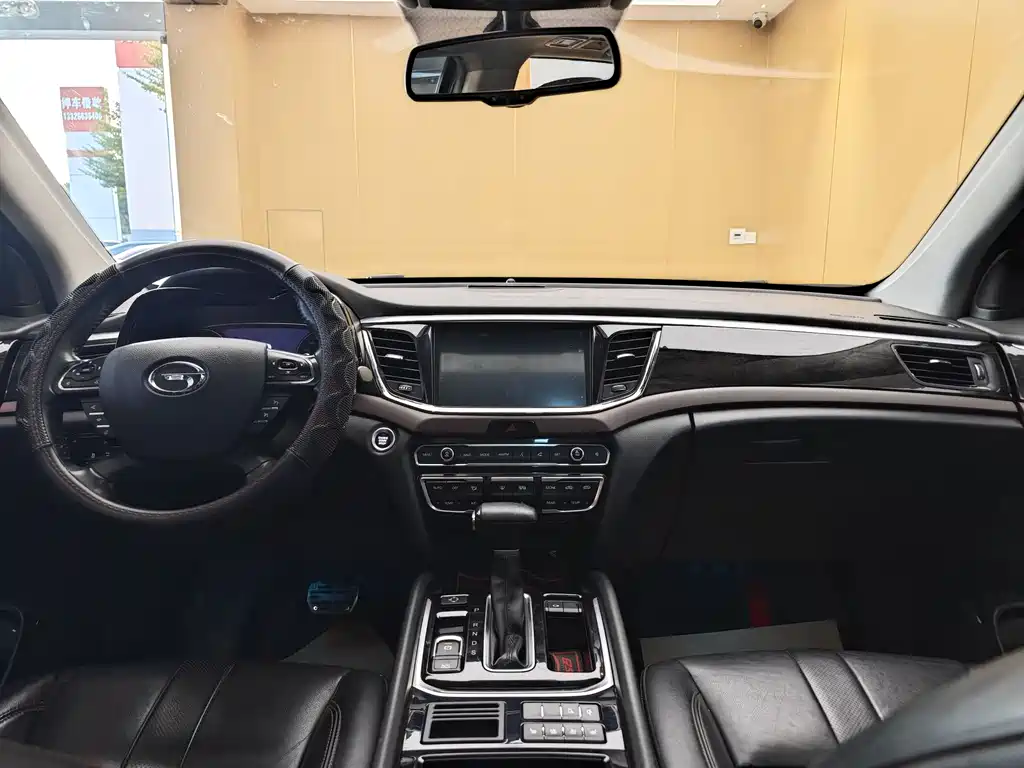 GAC Trumpchi GS8 2017 320T 2WD Luxury Smart Connect Edition (7-Seater)