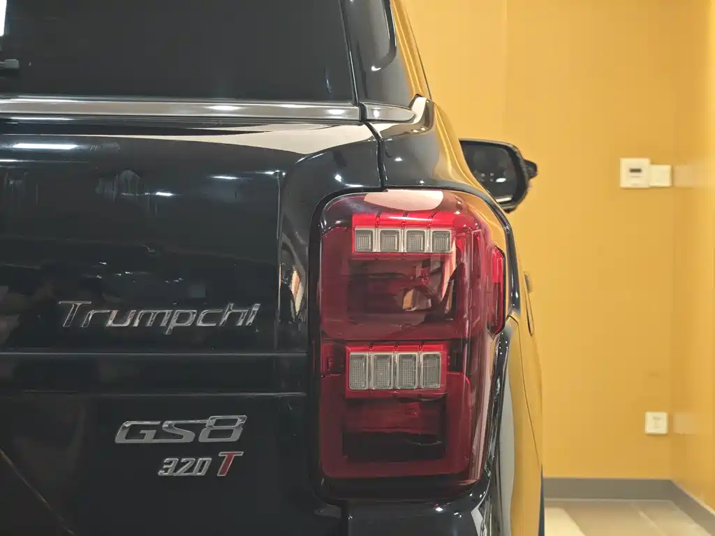 GAC Trumpchi GS8 2017 320T 2WD Luxury Smart Connect Edition (7-Seater)