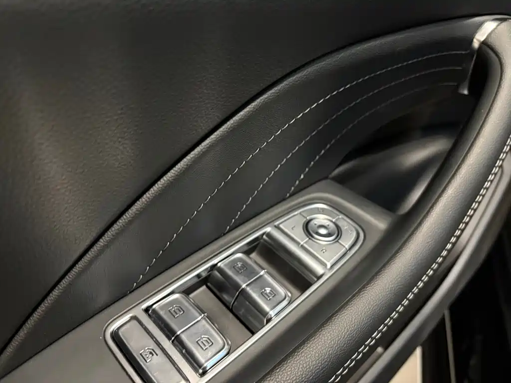 Hongqi H5 2025 2.0T Automatic Qi Chang Edition