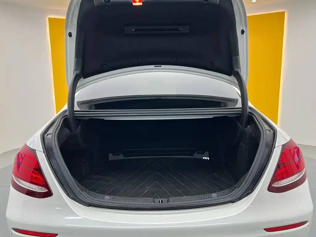 Mercedes-Benz E-Class 2019 E 260 L Sport