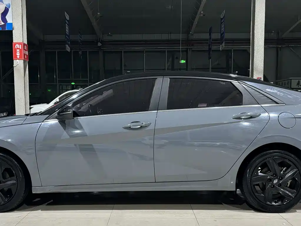 Hyundai Elantra 2021 1.5L CVT LUX Premium Edition
