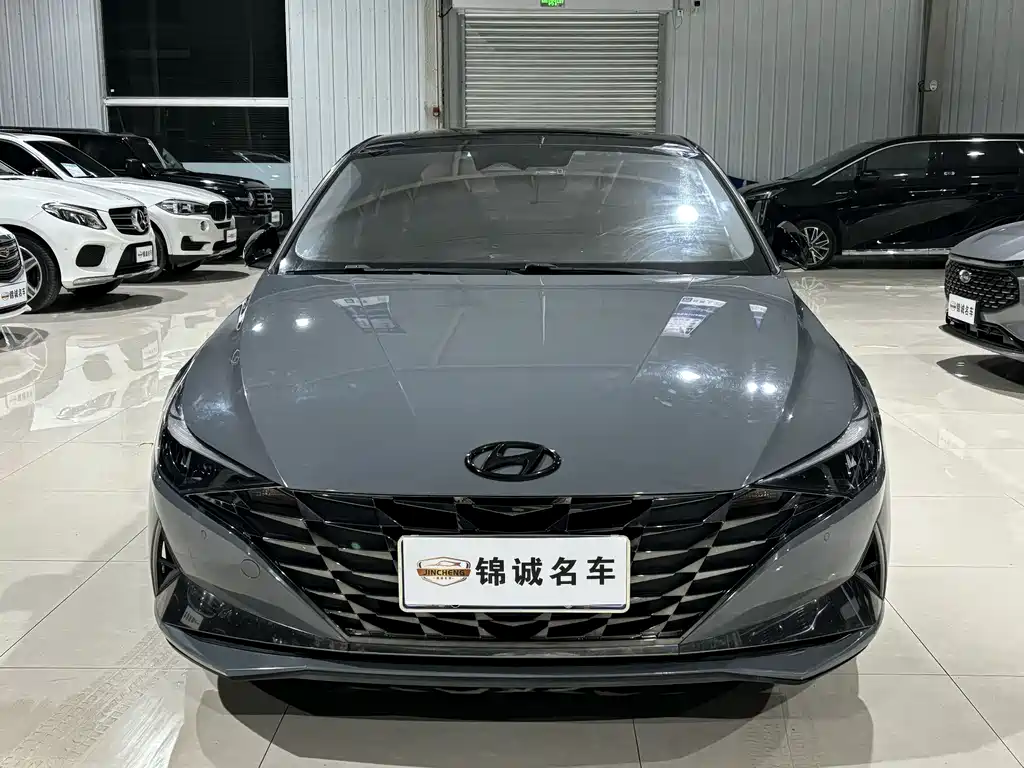 Hyundai Elantra 2021 1.5L CVT LUX Premium Edition