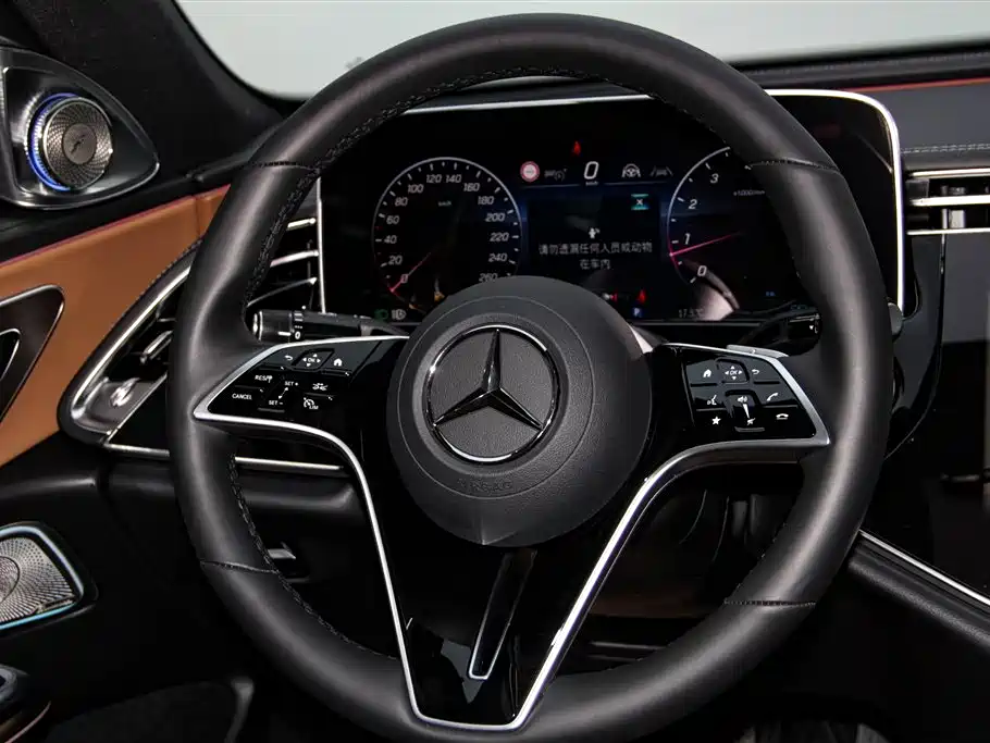 Mercedes-Benz E-Class 2025 E 300 L Luxury