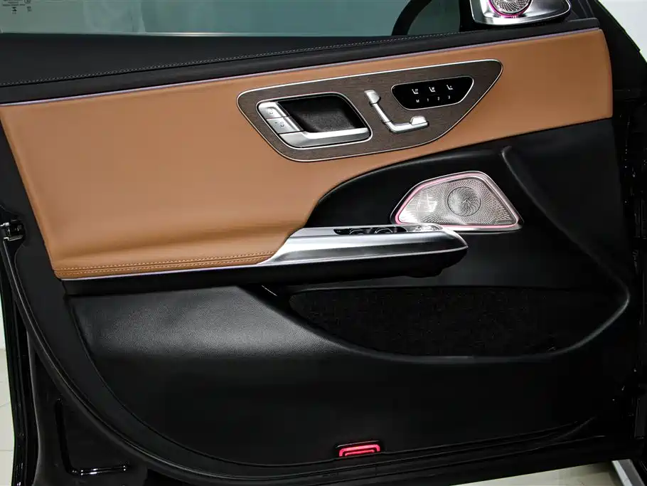 Mercedes-Benz E-Class 2025 E 300 L Luxury