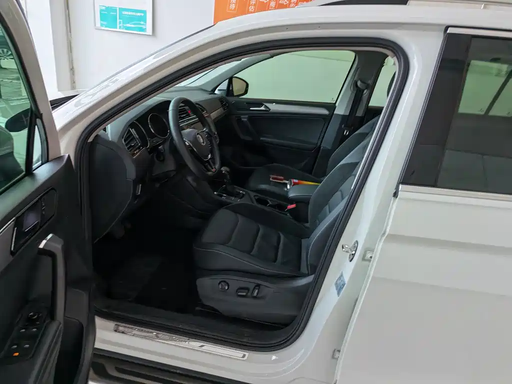 Volkswagen Tiguan L 2018 330TSI Automatic FWD Luxury Edition