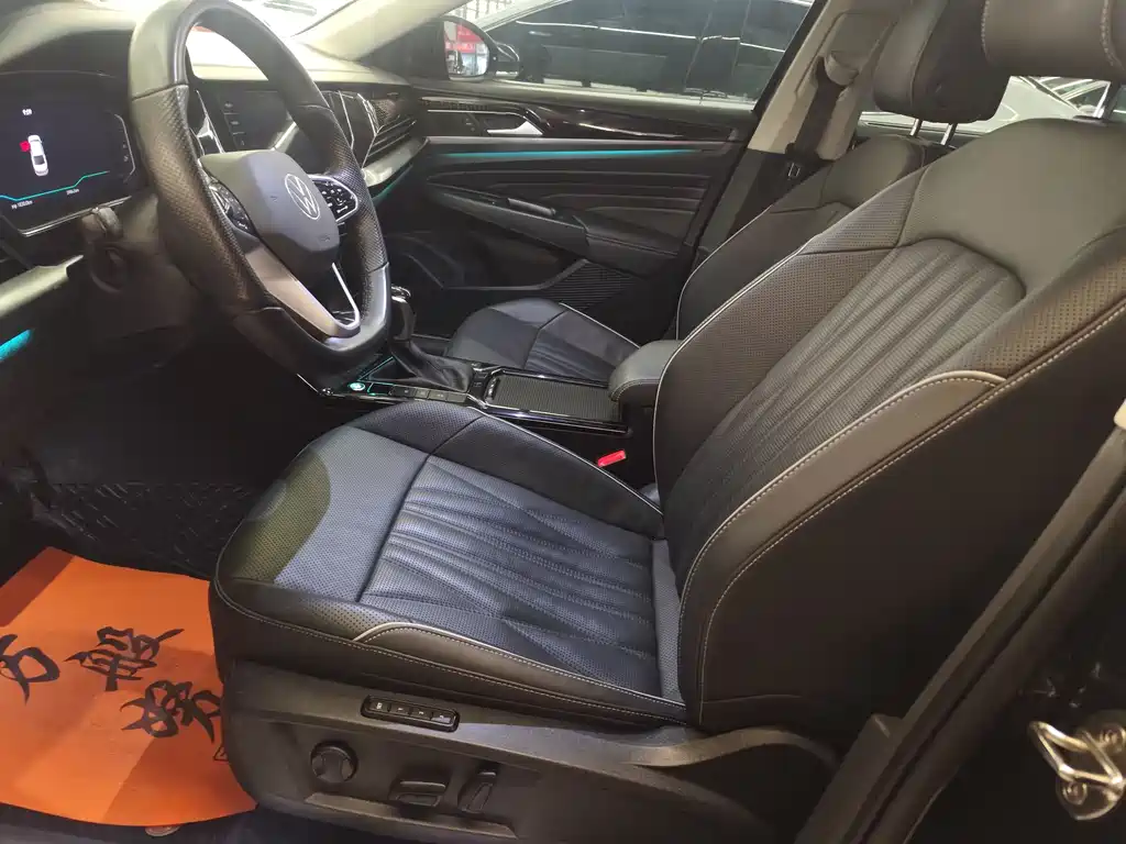 Volkswagen Passat 2023 Facelift 330TSI Luxury Edition