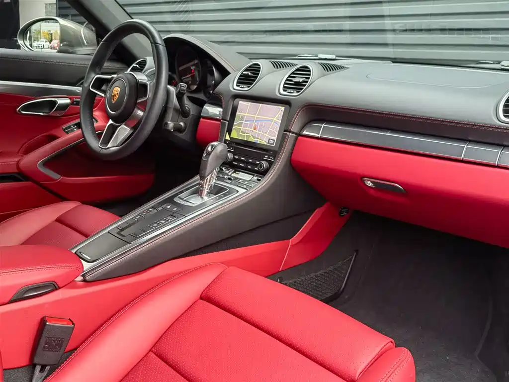 Porsche 718 Cayman 2.0T (2022)