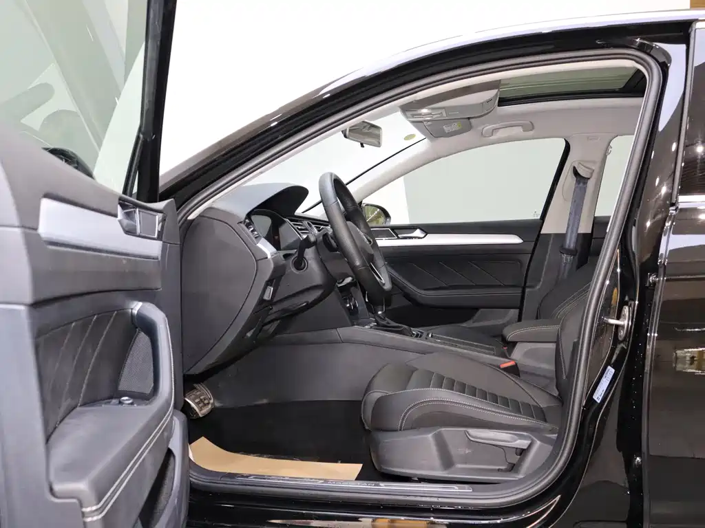 Magotan 2025 Zhongxiang Edition 280TSI DSG Comfort