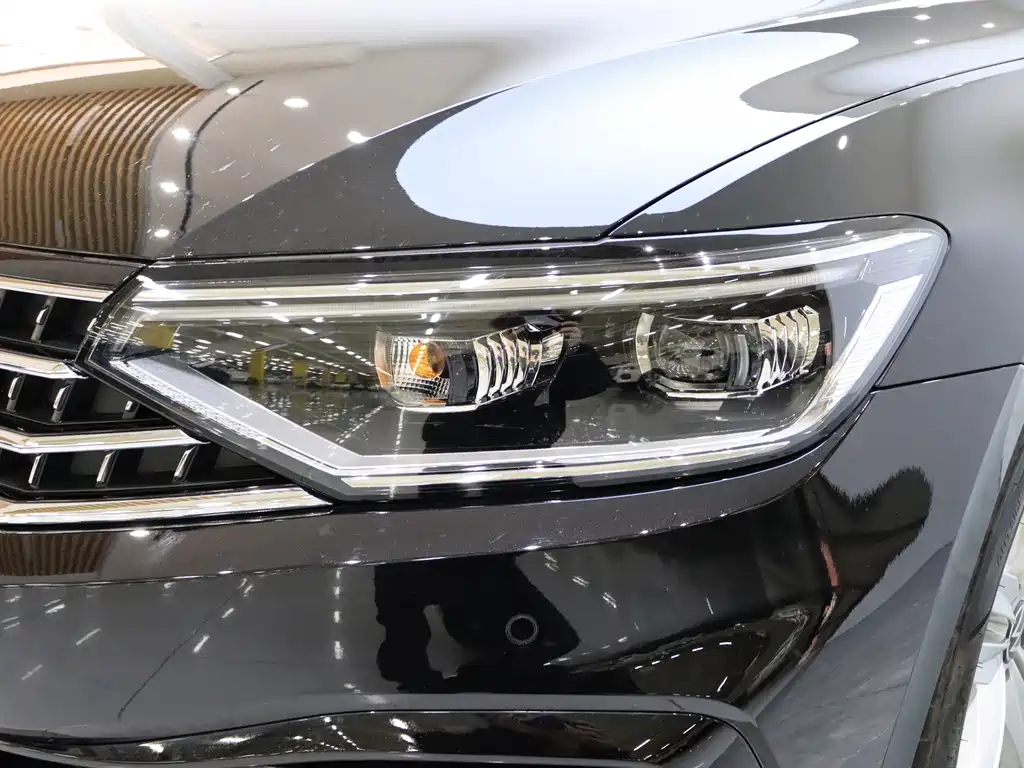 Magotan 2025 Zhongxiang Edition 280TSI DSG Comfort