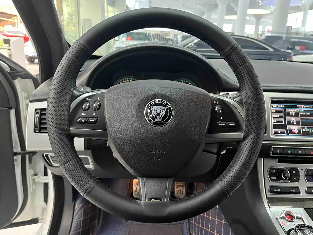 Jaguar XF 2015 XF 3.0 SC R-Sport