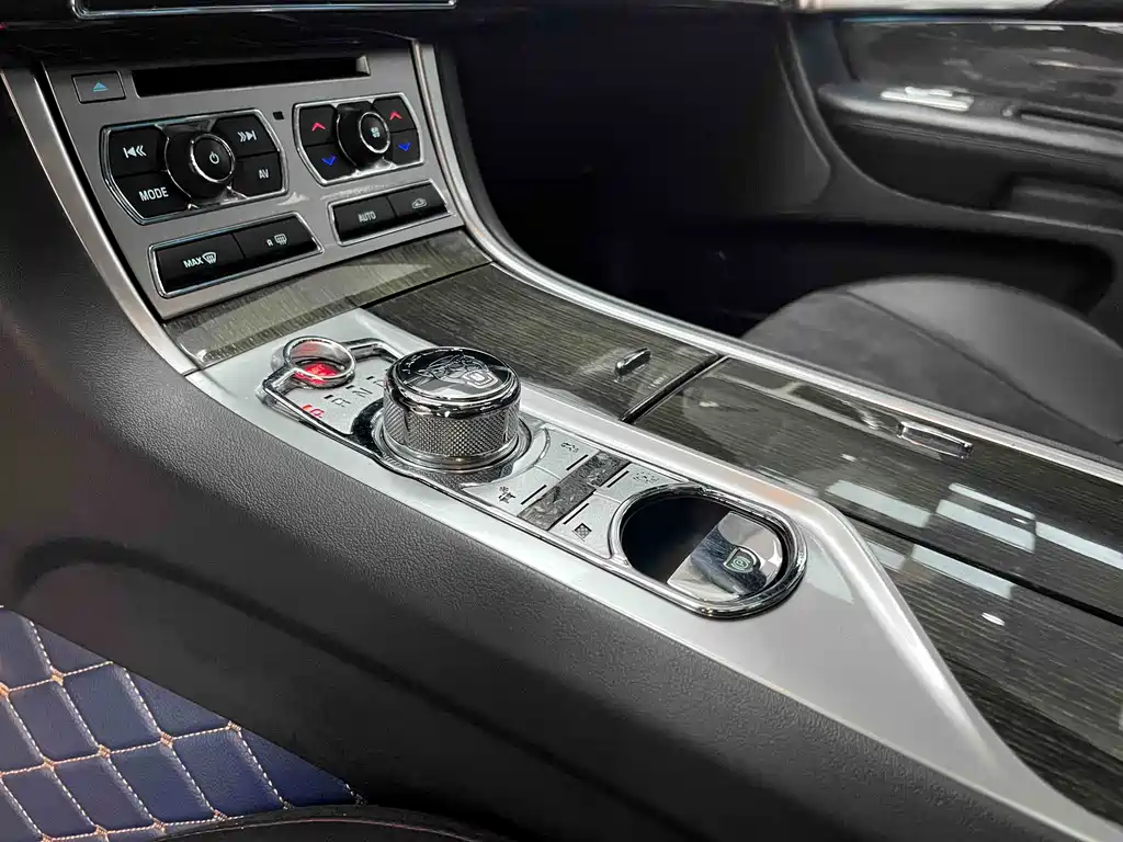 Jaguar XF 2015 XF 3.0 SC R-Sport