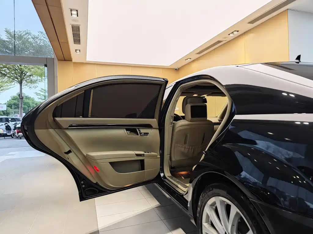 Mercedes-Benz S-Class 2010 S 300 L Luxury