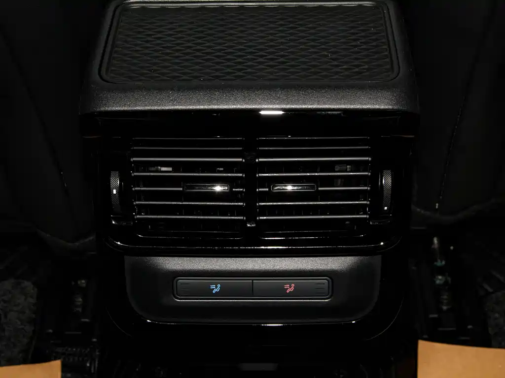 Range Rover Evoque L 2024 SE