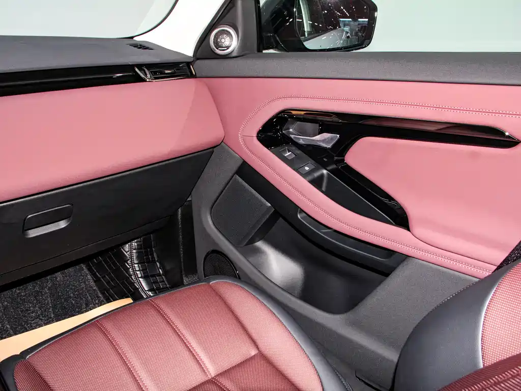 Range Rover Evoque L 2024 SE