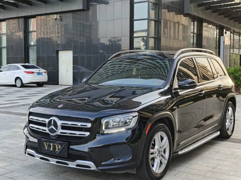 Mercedes-Benz GLB 180 Dynamic Edition 2021