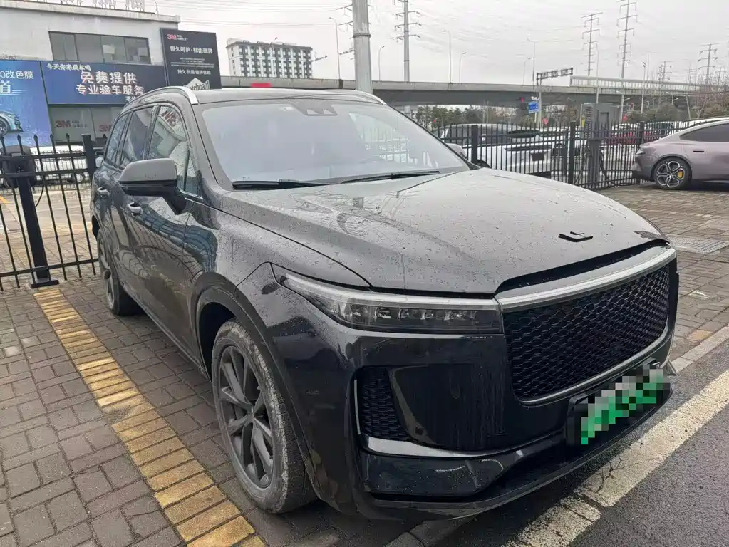 Li ONE 2020 Extended-Range 6-Seater