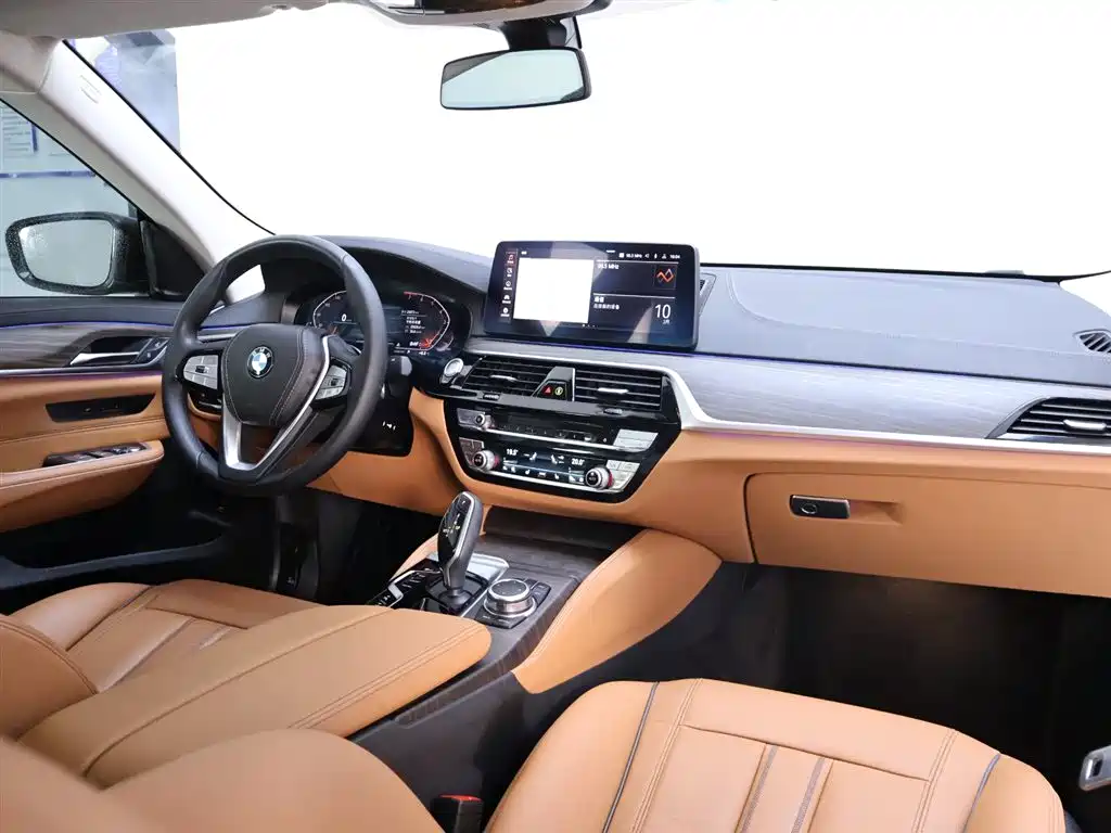 BMW 6 Series Gran Turismo 630i Luxury Line 2021