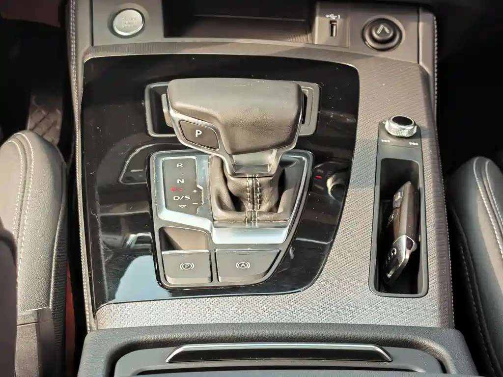 Audi Q5L 2022 40T Luxury Dynamic Edition