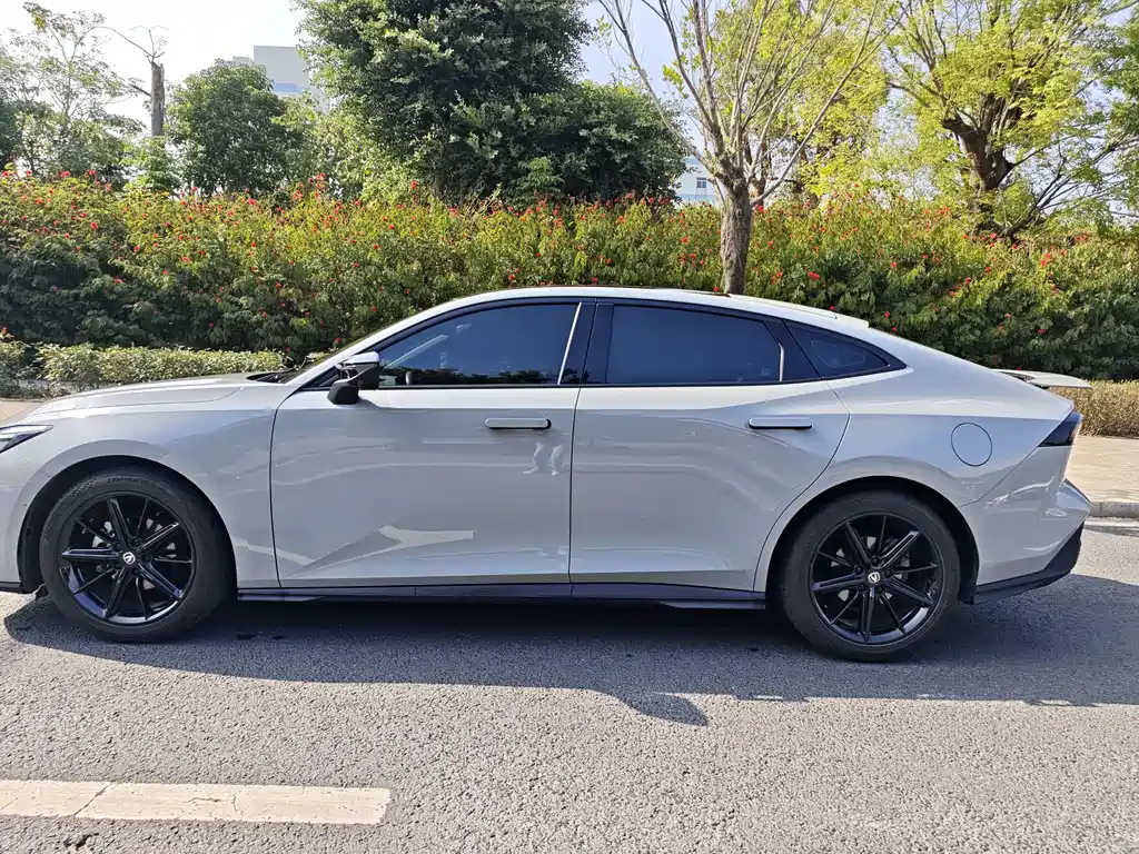 Changan UNI-V 2022 1.5T Premium