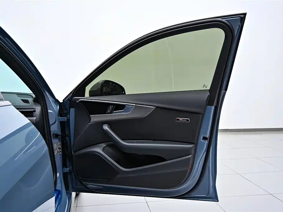 Audi A4L 2022 40 TFSI quattro RS Sport Edition