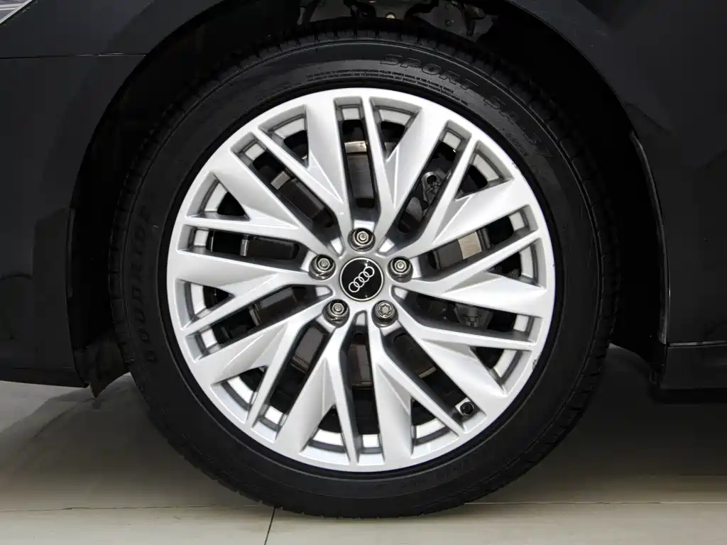Audi A7L 2024 45 TFSI S-line Dream Edition Crystal Package