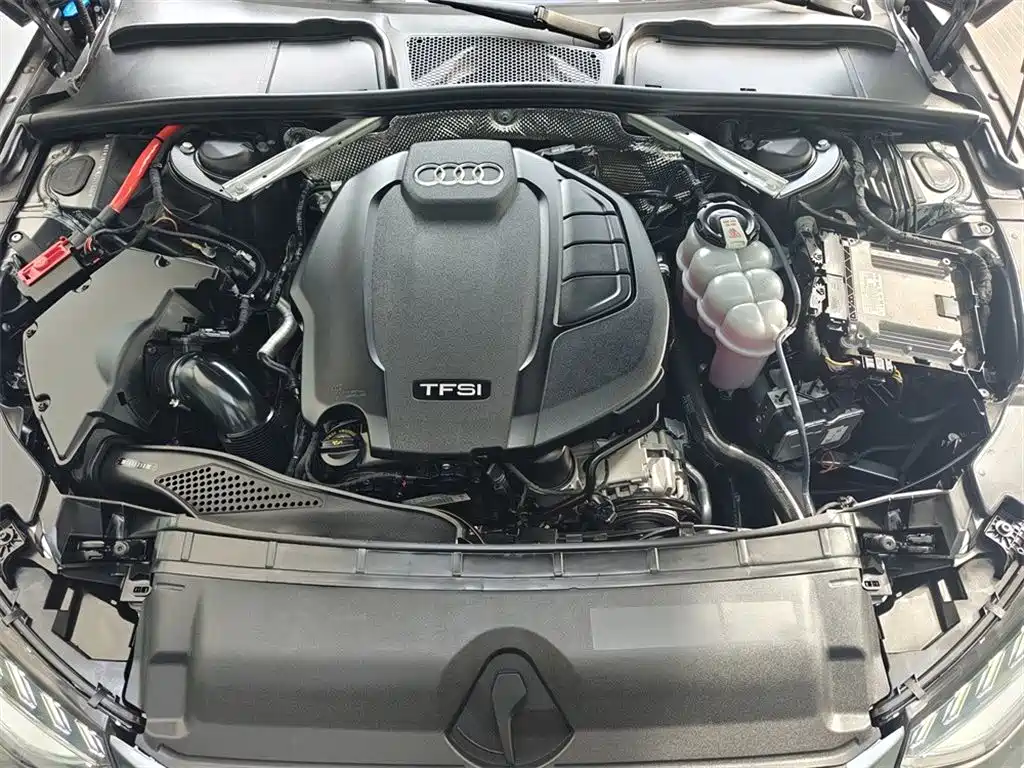 Audi A4L 2022 40 TFSI Sport
