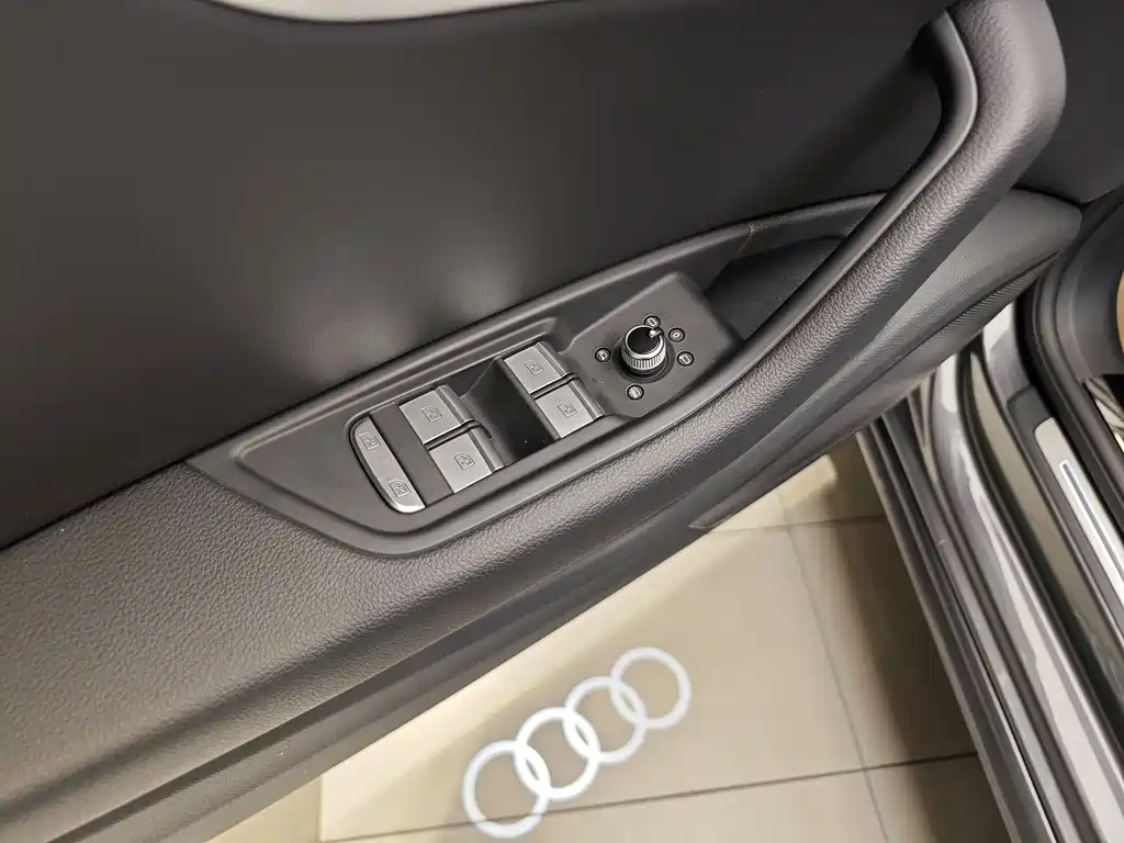 Audi A4L 2023 40 TFSI Fashion Dynamic