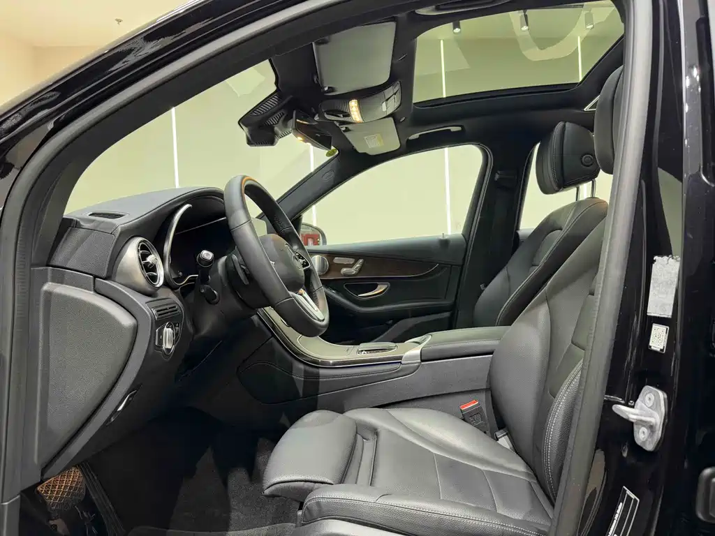 Mercedes-Benz GLC 2020 GLC 300 L 4MATIC Luxury