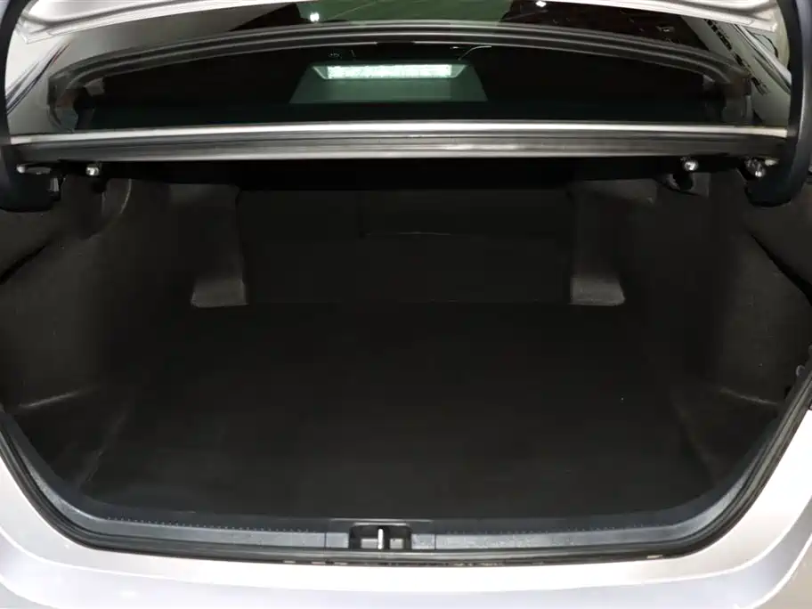 Camry 2021 2.5G Luxury Edition