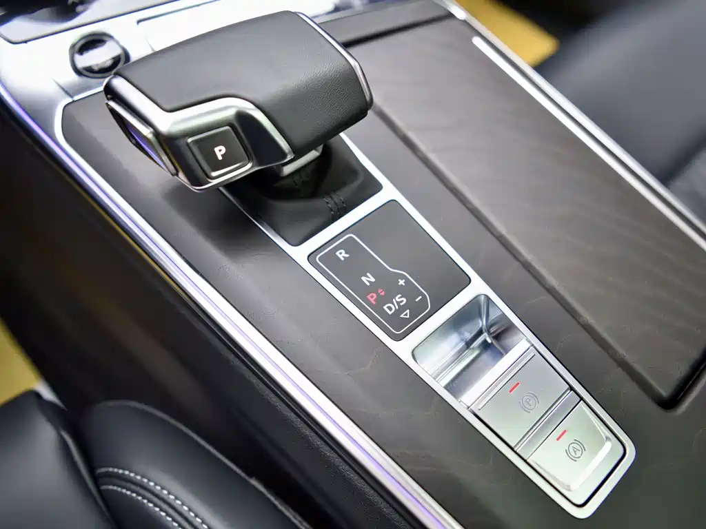 Audi A6L 2025 45 TFSI quattro Zhenxuan Dynamic Edition