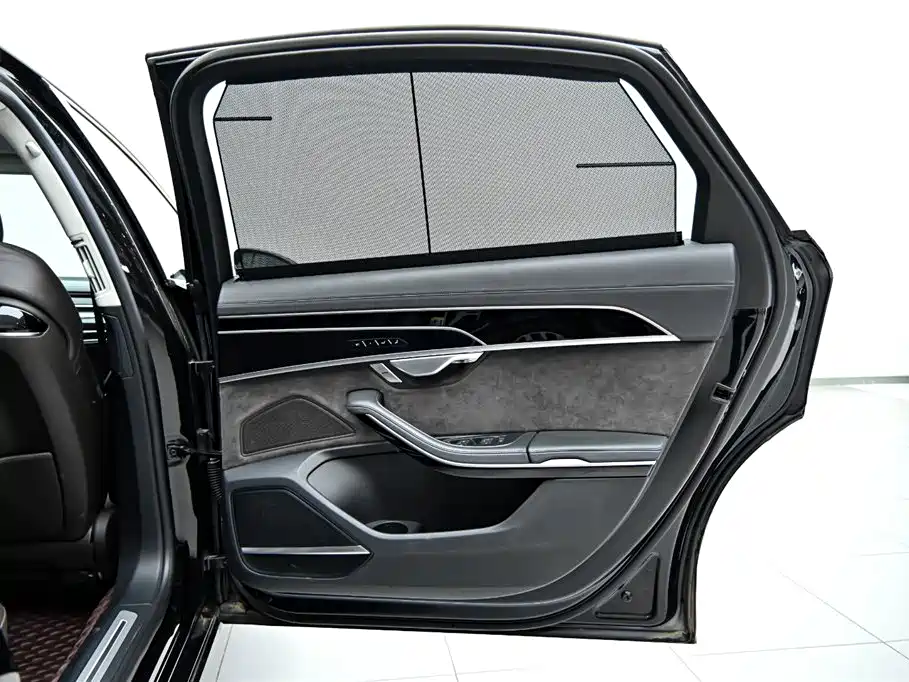 Audi A8L 60 TFSIe quattro Collector's Edition
