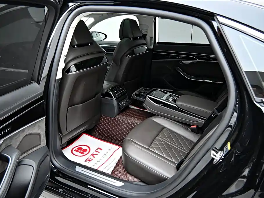 Audi A8L 60 TFSIe quattro Collector's Edition