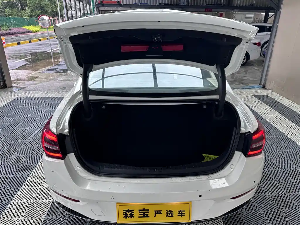 Hongqi H5 2020 1.5T DCT Qiyun Edition