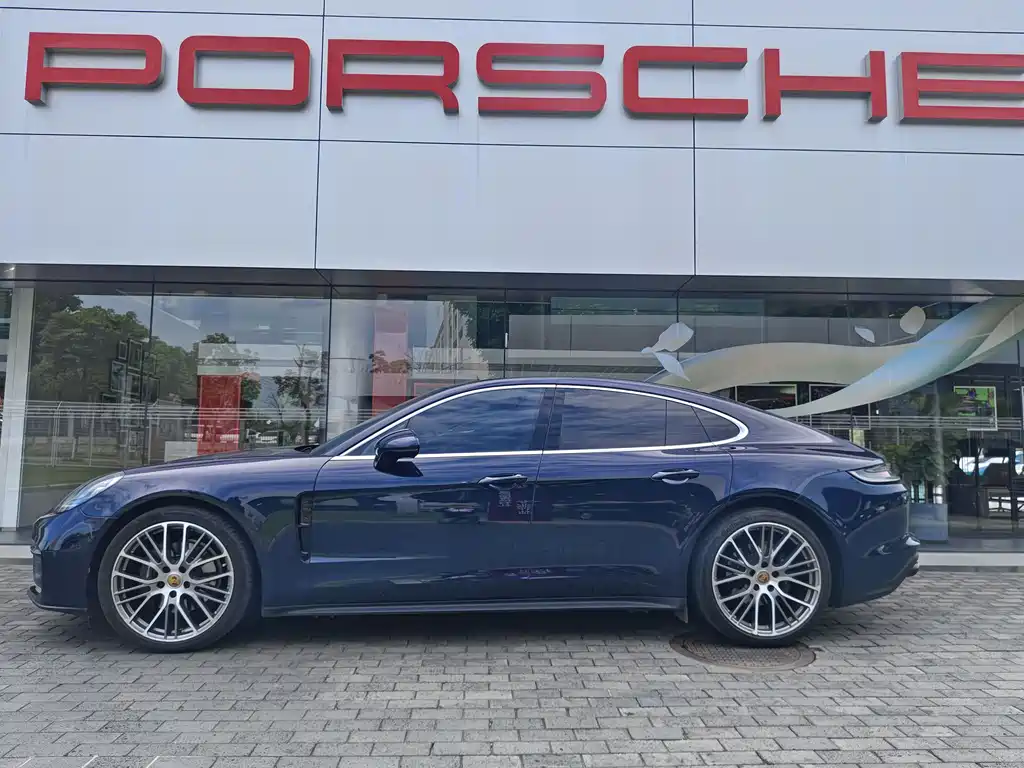 Porsche Panamera 2023 2.9T Platinum Edition