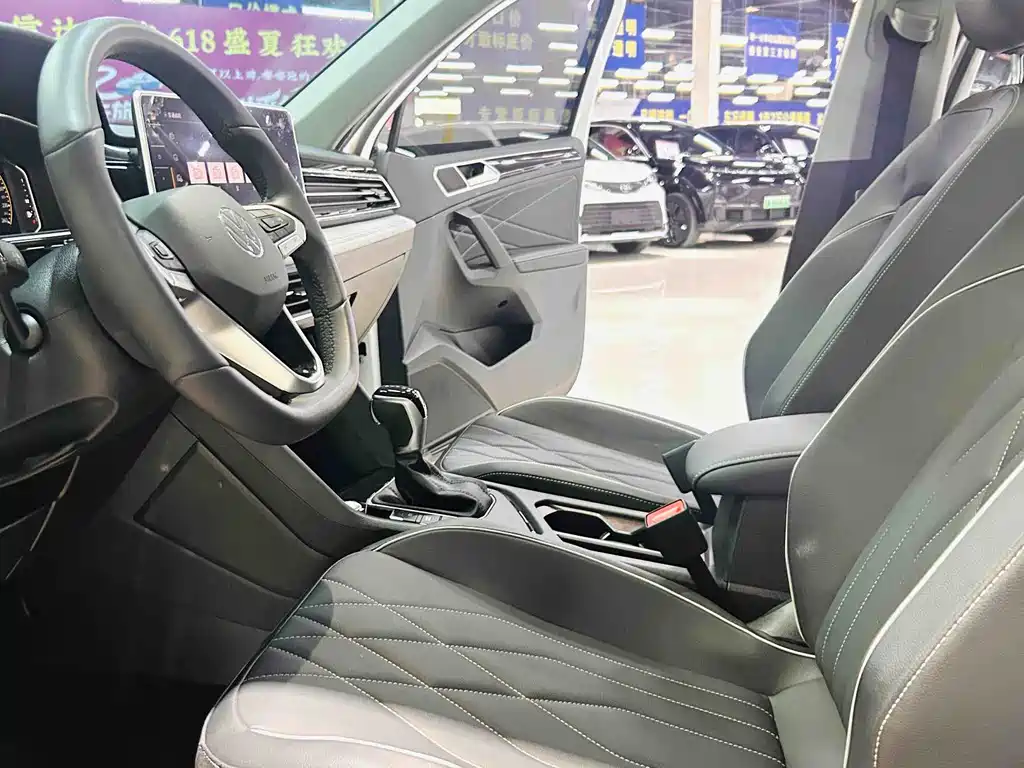 Tiguan L 2024 model 300TSI Automatic FWD Smart Edition