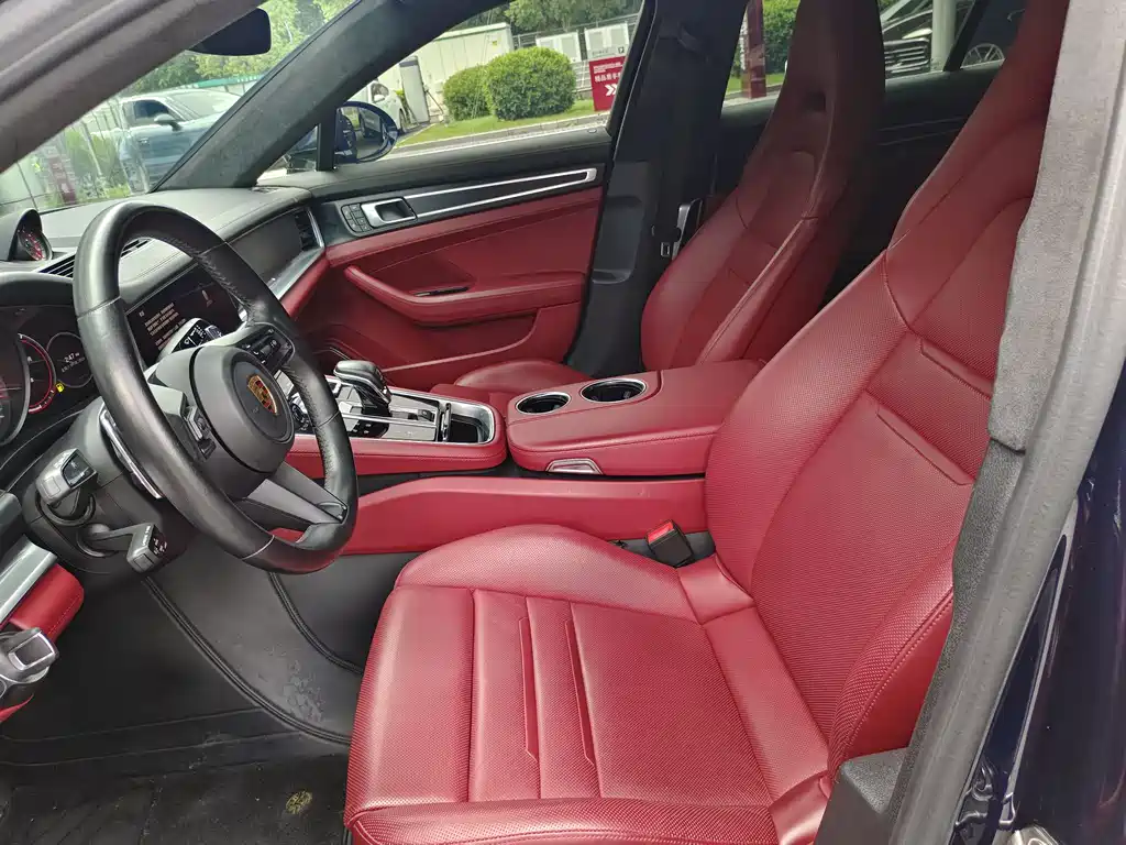 Porsche Panamera 2023 2.9T Platinum Edition