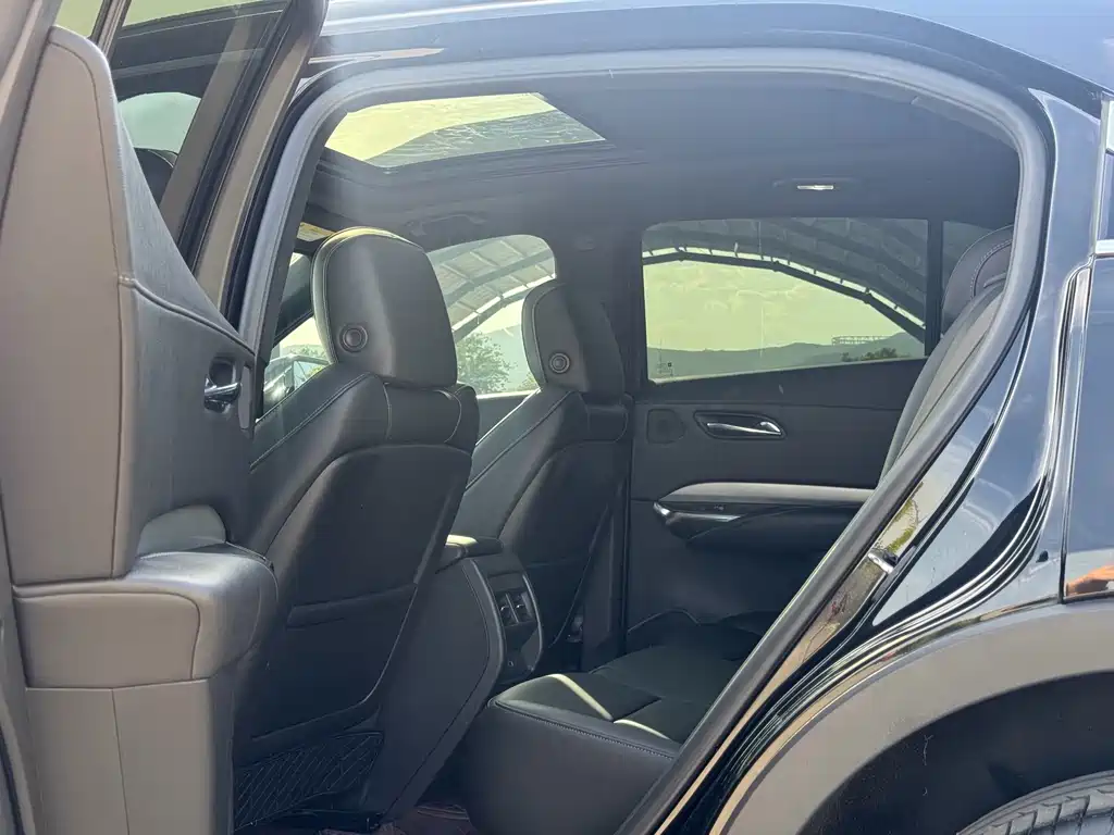 Cadillac XT4 2021 28T FWD Leading Edition