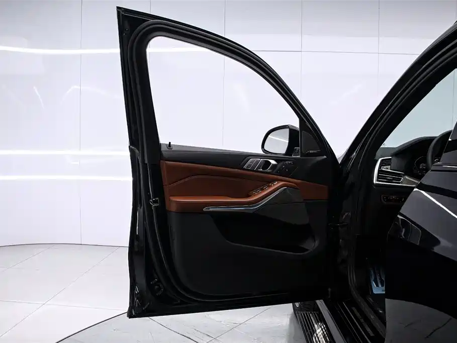 BMW X7 2021 xDrive40i Executive M Sport Package