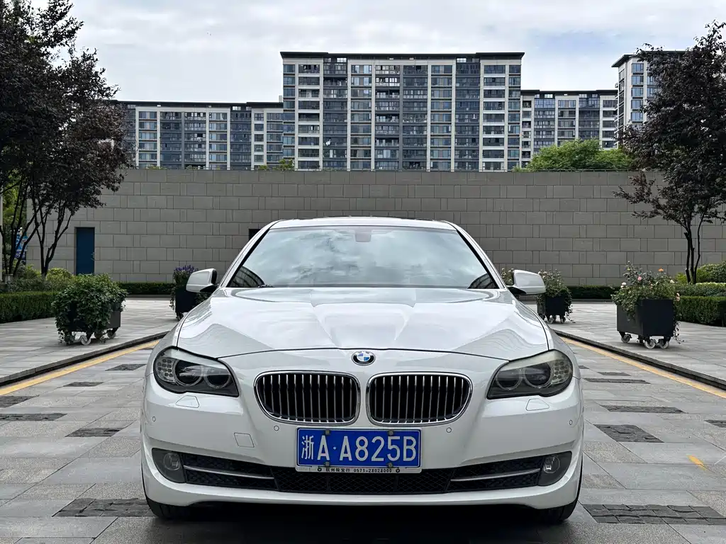 BMW 5 Series 2013 525Li Leading Edition